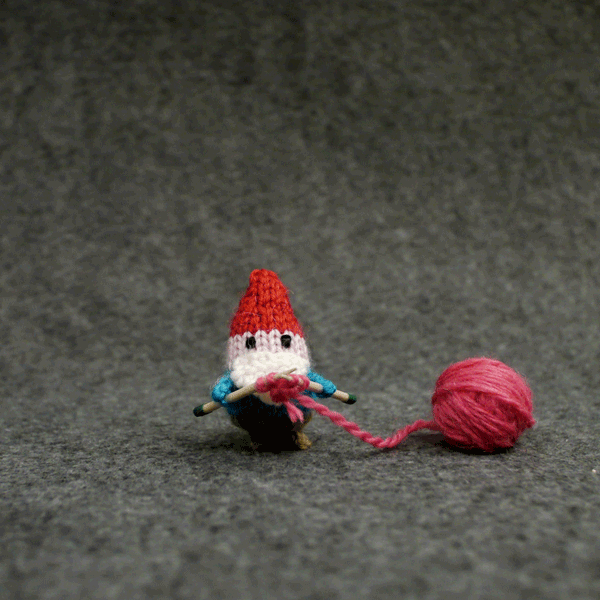 gnome knitting heart